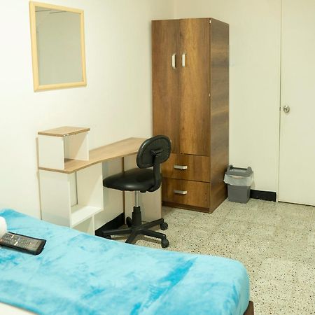Africa House-Casa Hotel Laureles-La70 Medellín Exteriér fotografie