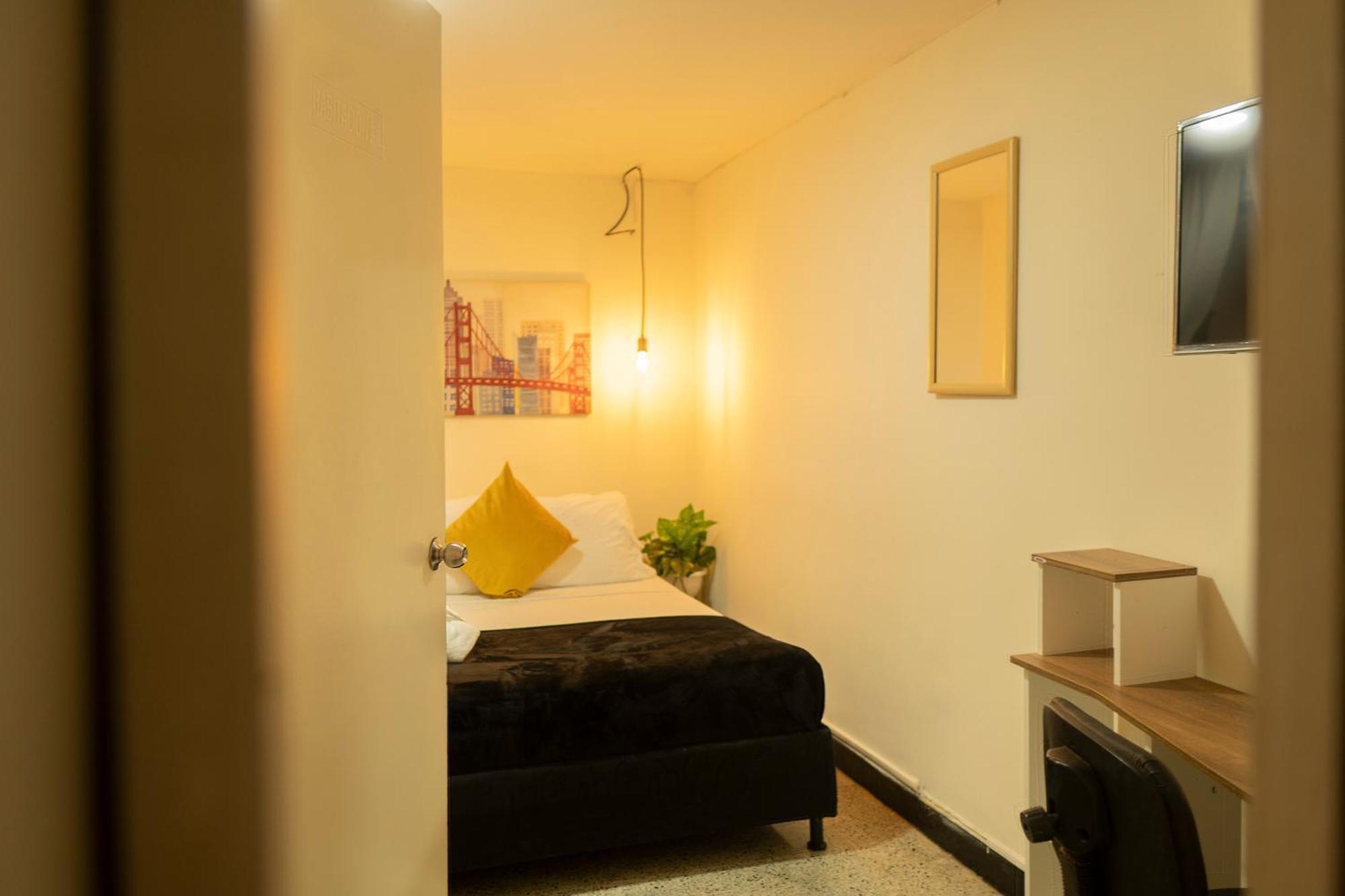 Africa House-Casa Hotel Laureles-La70 Medellín Exteriér fotografie