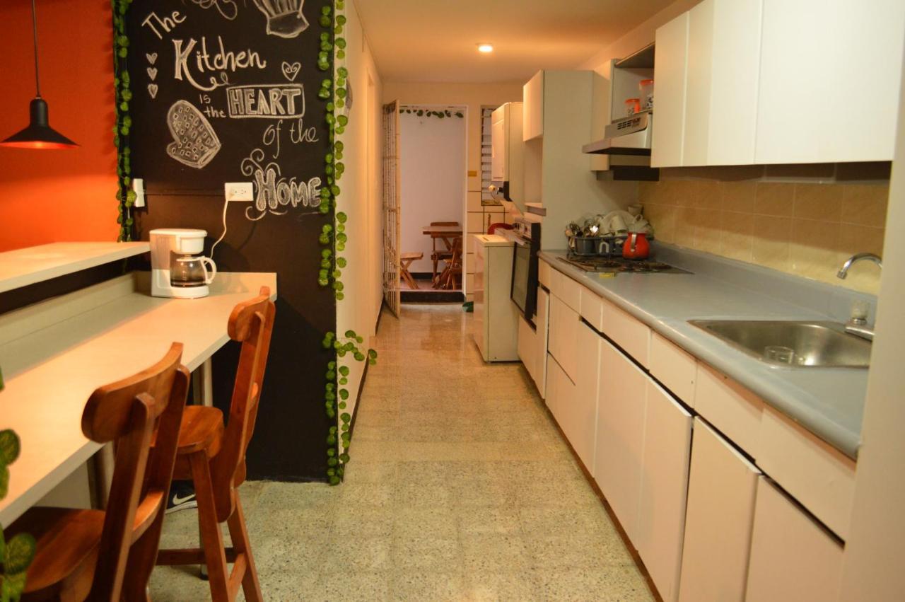 Africa House-Casa Hotel Laureles-La70 Medellín Exteriér fotografie